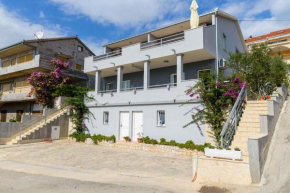 Apartment Okrug Gornji 12
